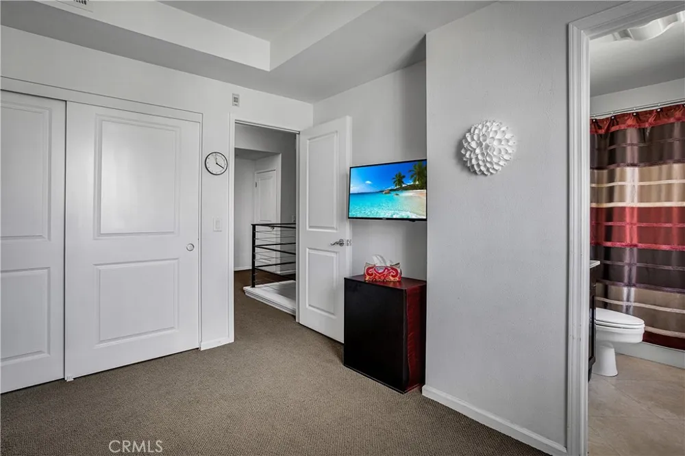 201 E Angeleno #105 Burbank, CA 91502