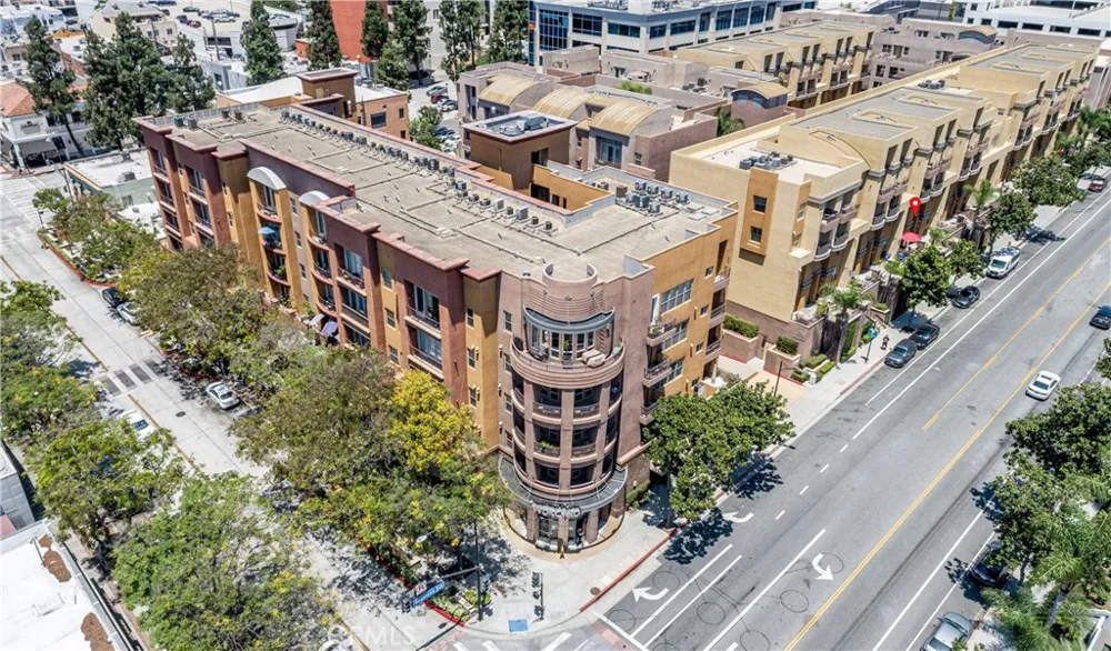 201 E Angeleno #105 Burbank, CA 91502