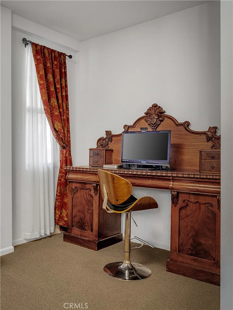 201 E Angeleno #105 Burbank, CA 91502