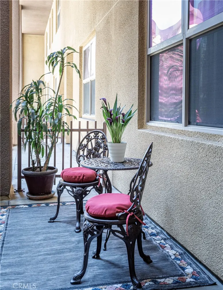 201 E Angeleno #105 Burbank, CA 91502