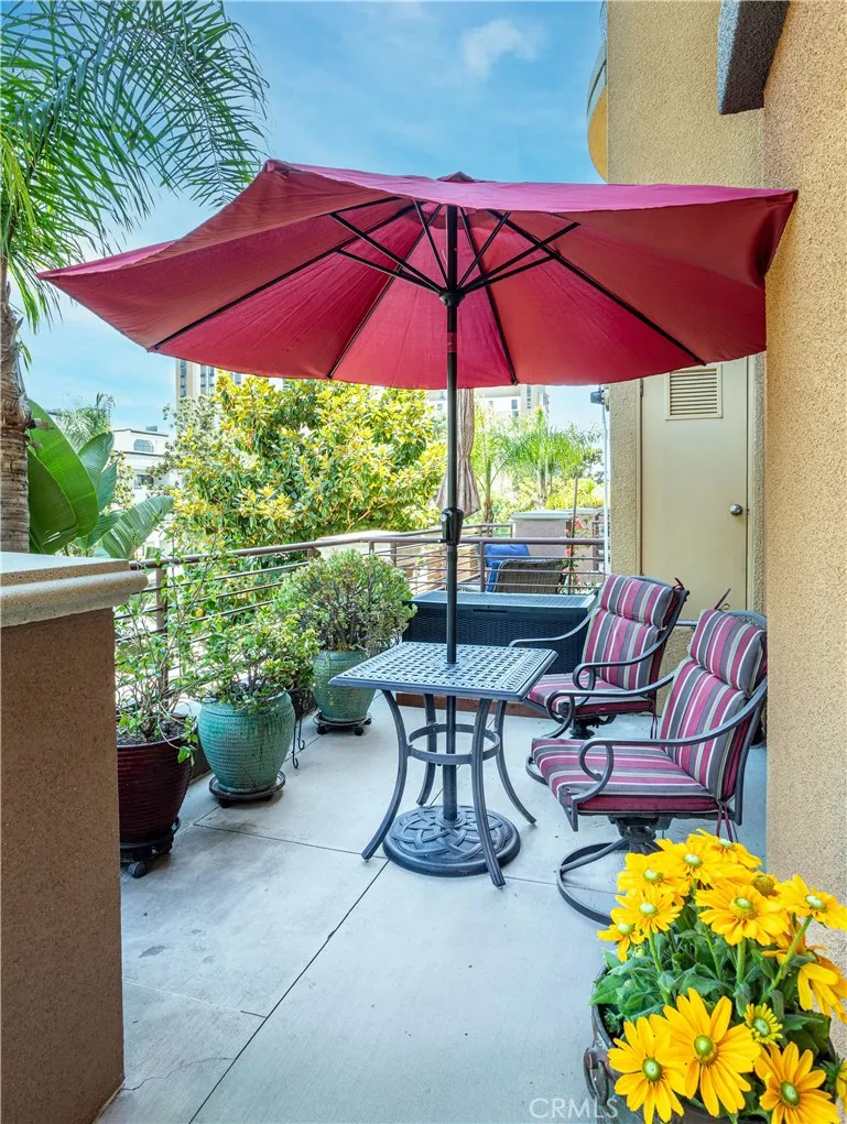 201 E Angeleno #105 Burbank, CA 91502