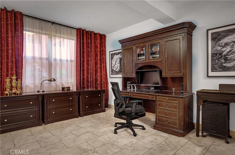201 E Angeleno #105 Burbank, CA 91502
