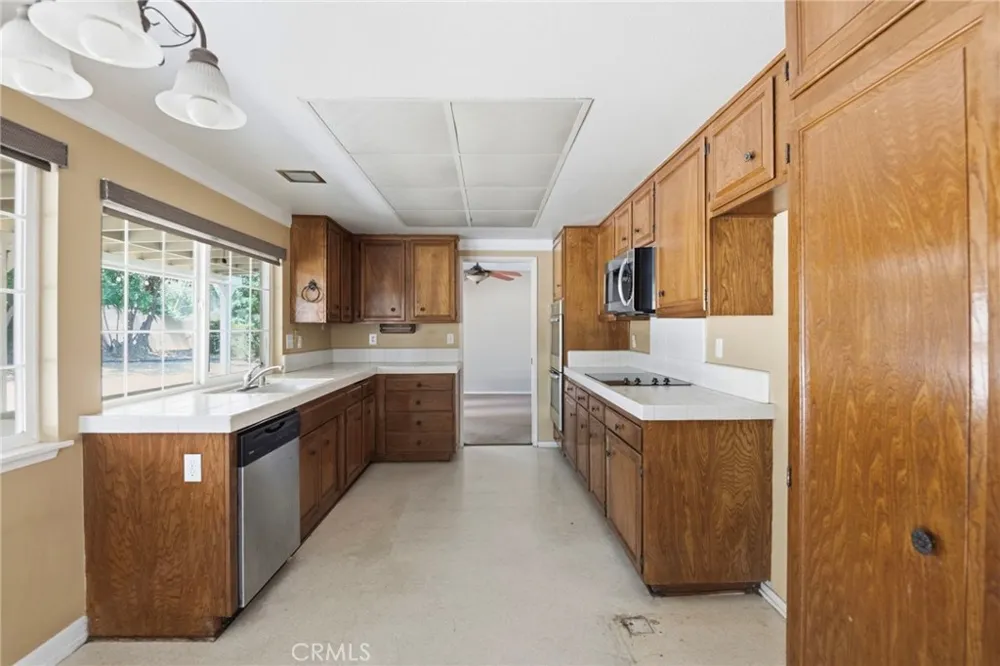 1541 Pinewood Place La Habra, CA 90631