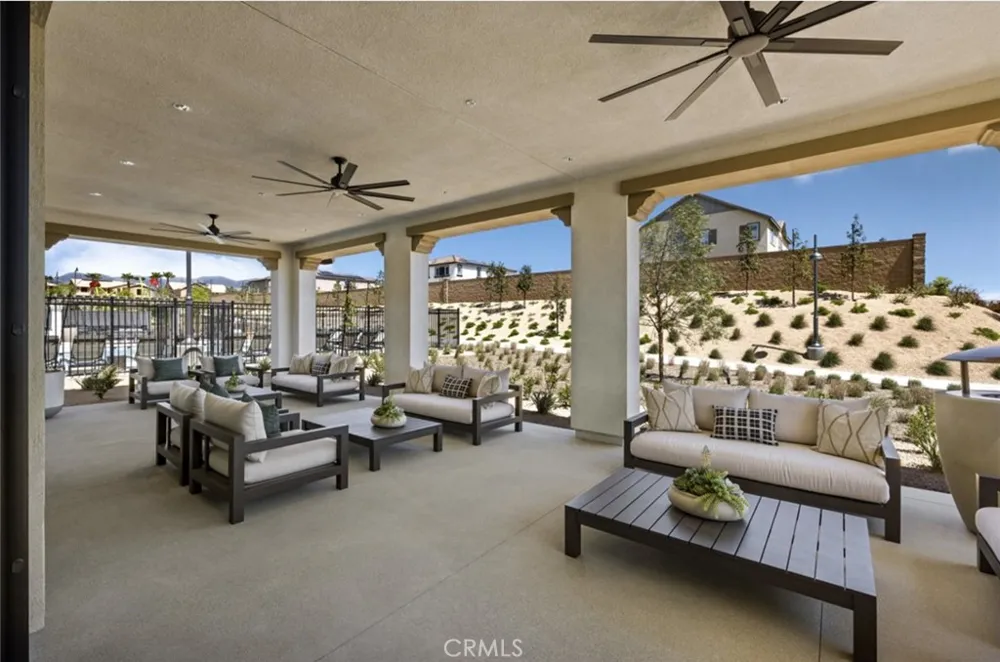 4933 Bracken Way Fontana, CA 92336