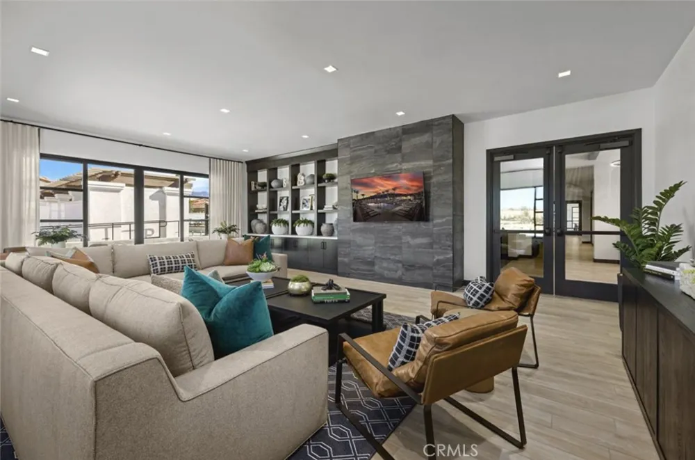 4933 Bracken Way Fontana, CA 92336