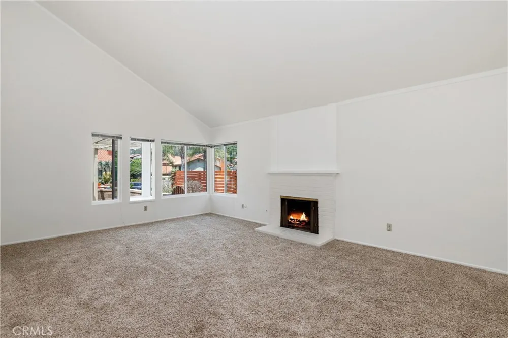 4955 Via Papel San Diego, CA 92122