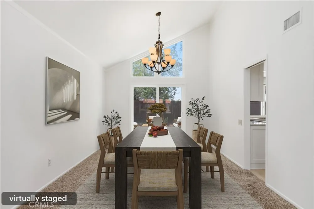 4955 Via Papel San Diego, CA 92122