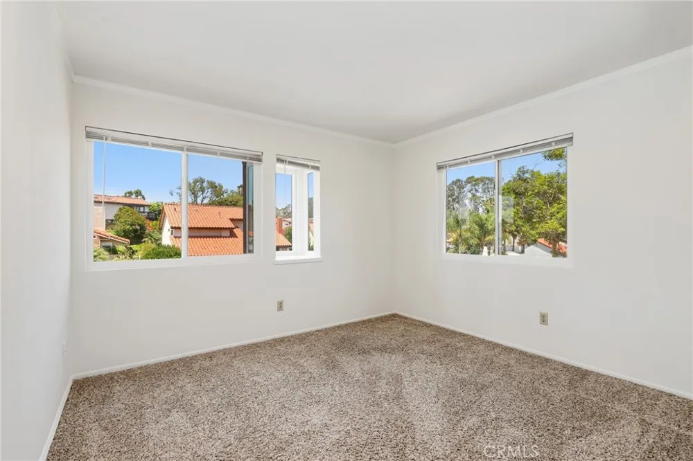 4955 Via Papel San Diego, CA 92122