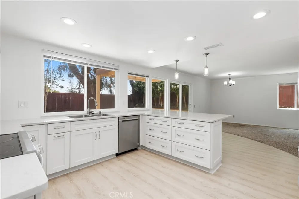 4955 Via Papel San Diego, CA 92122