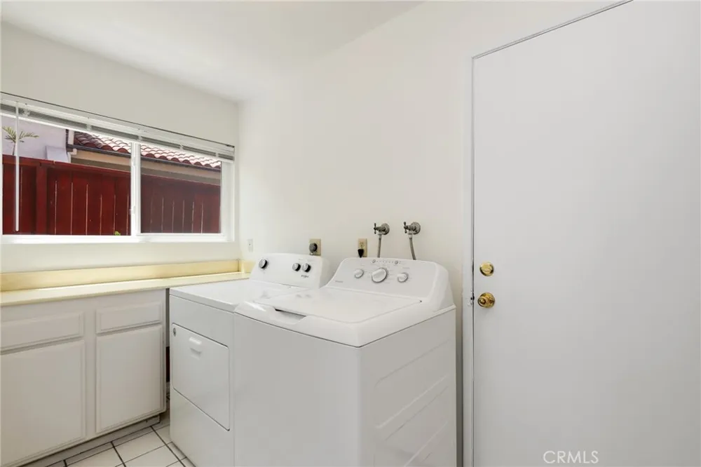 4955 Via Papel San Diego, CA 92122