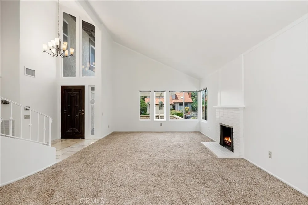 4955 Via Papel San Diego, CA 92122
