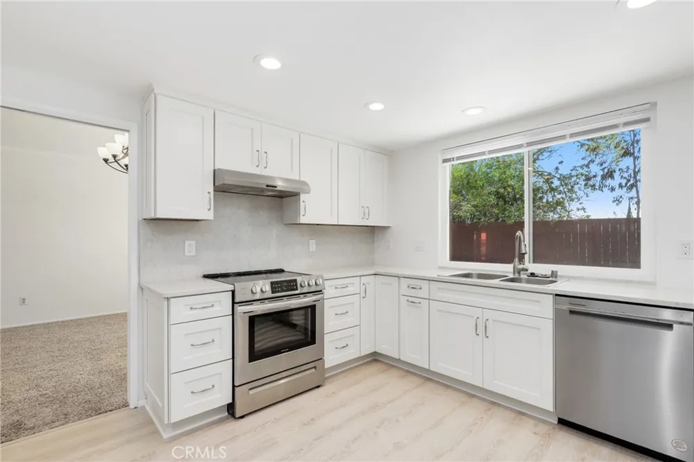 4955 Via Papel San Diego, CA 92122