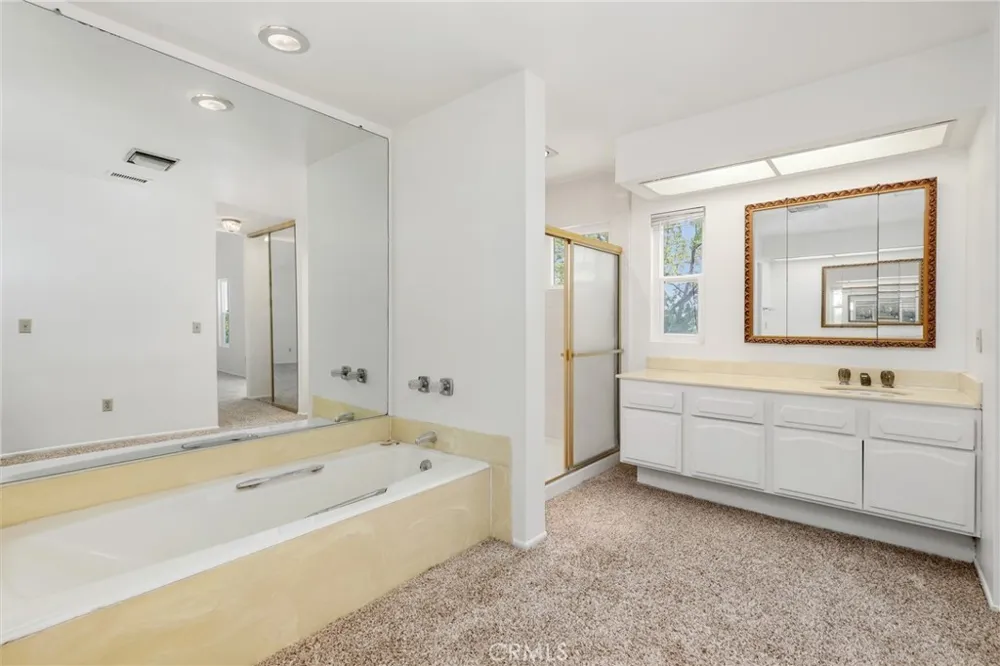 4955 Via Papel San Diego, CA 92122