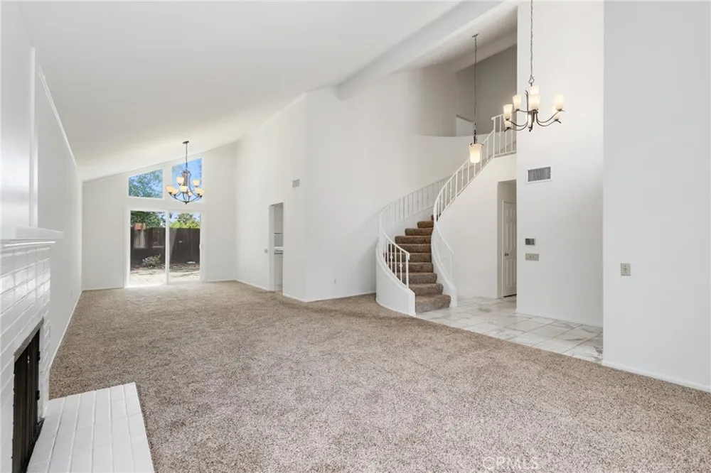 4955 Via Papel San Diego, CA 92122
