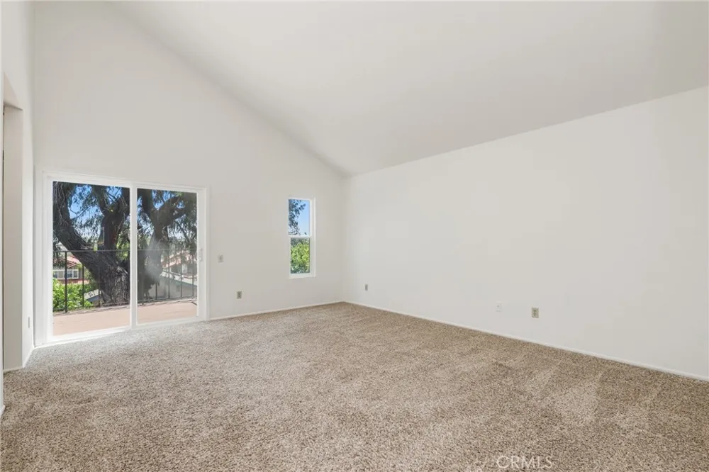 4955 Via Papel San Diego, CA 92122