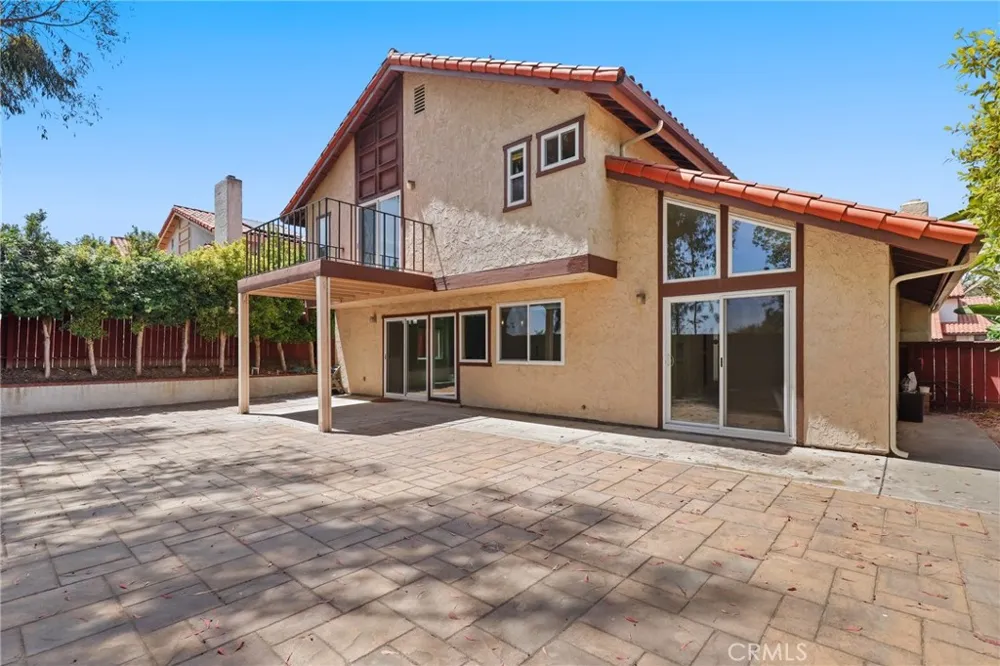 4955 Via Papel San Diego, CA 92122