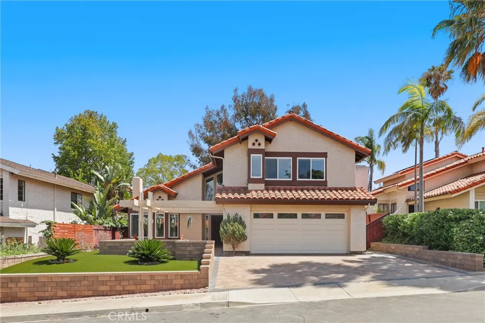 4955 Via Papel San Diego, CA 92122
