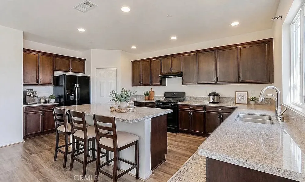 2745 Goldenrain Street Palmdale, CA 93551