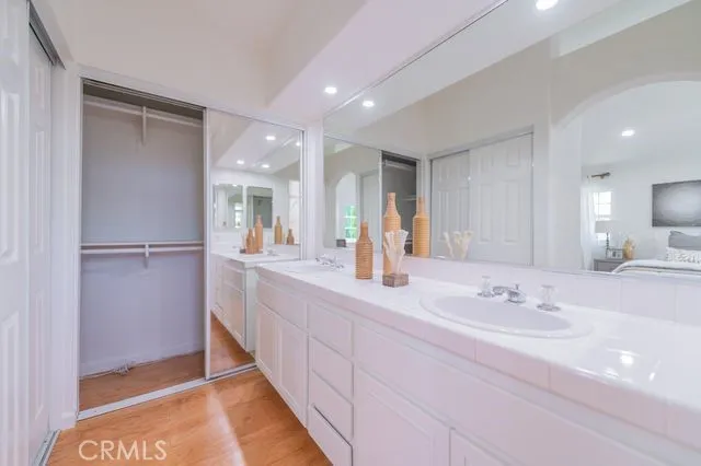 2310 Cascade Tustin, CA 92782