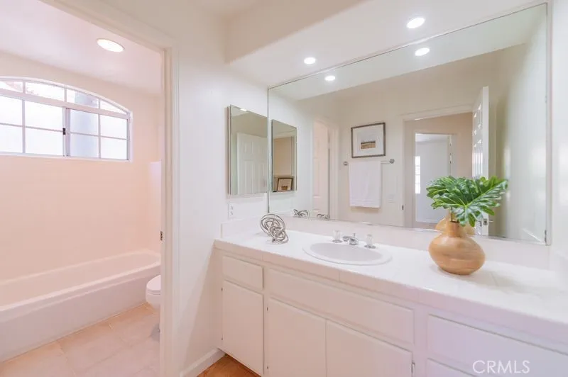 2310 Cascade Tustin, CA 92782