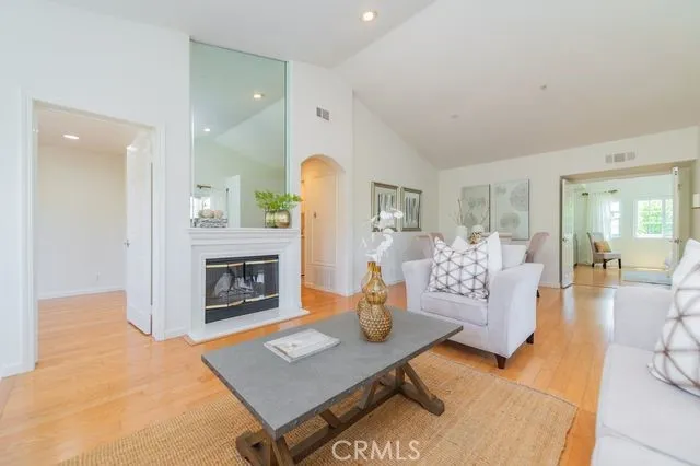 2310 Cascade Tustin, CA 92782