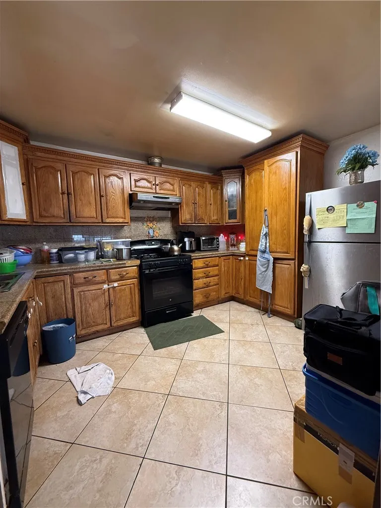 4728 W Henderson Pl Santa Ana, CA 92704