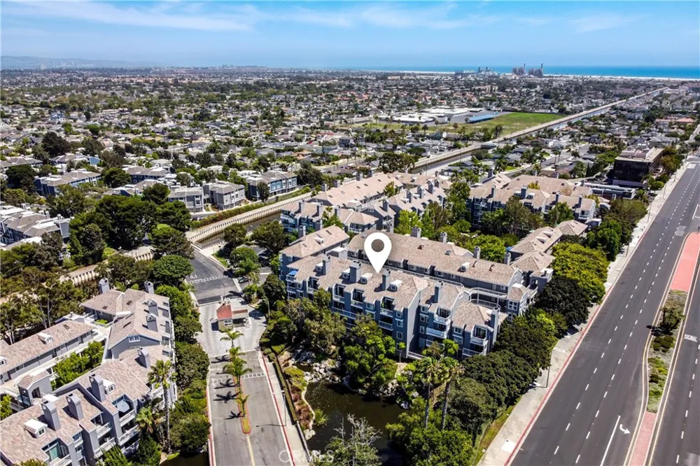 20301 Bluffside Circle #211 Huntington Beach, CA 92646