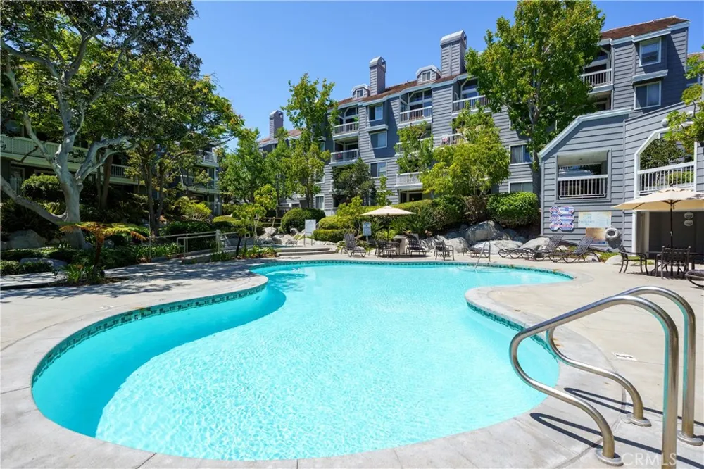 20301 Bluffside Circle #211 Huntington Beach, CA 92646
