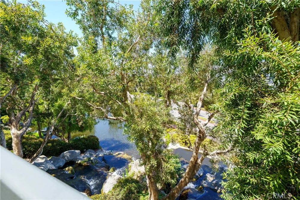 20301 Bluffside Circle #211 Huntington Beach, CA 92646