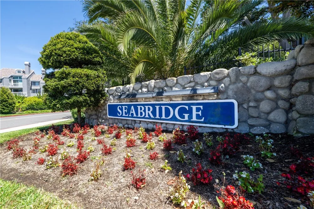 20301 Bluffside Circle #211 Huntington Beach, CA 92646