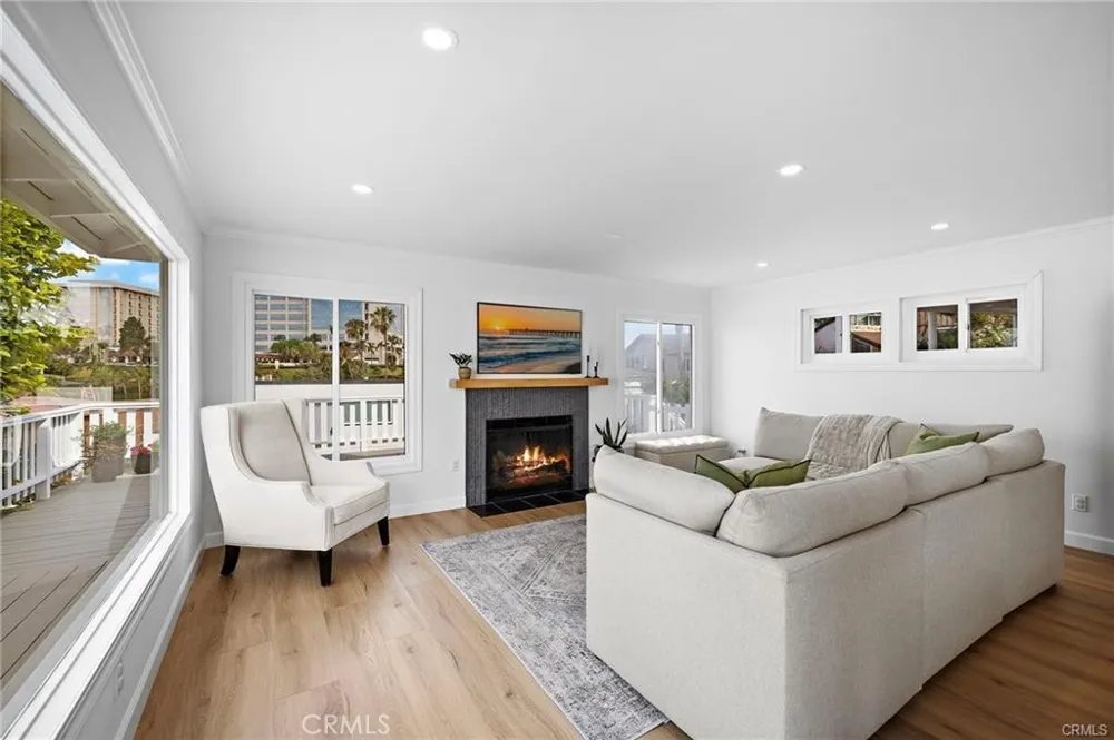 226 La Jolla Newport Beach, CA 92663