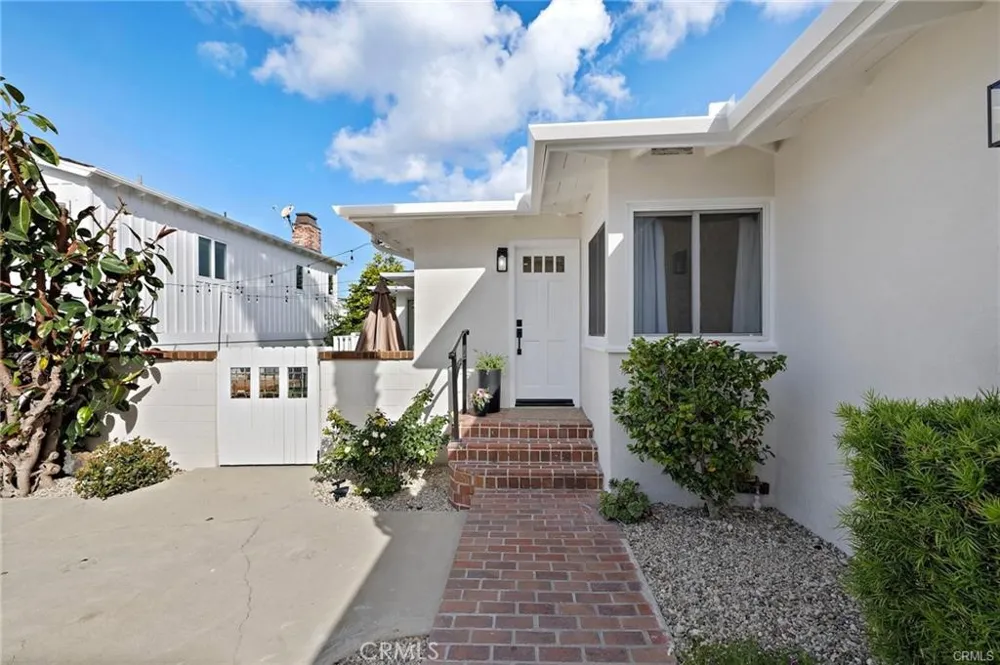 226 La Jolla Newport Beach, CA 92663