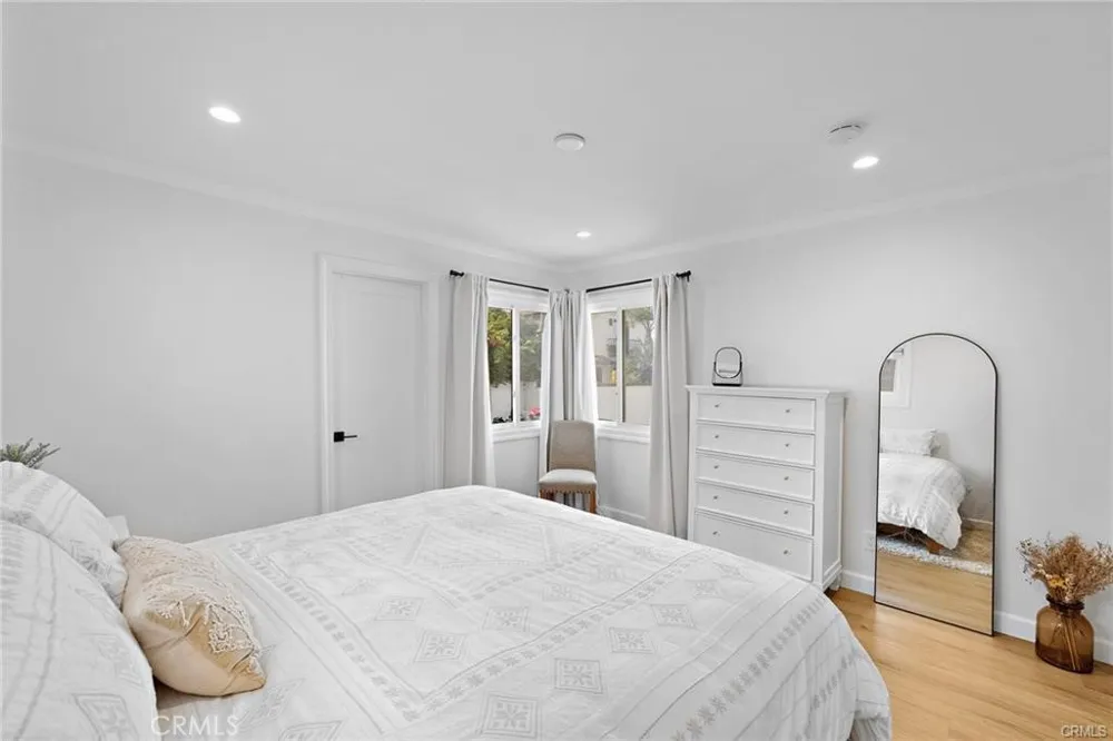 226 La Jolla Newport Beach, CA 92663