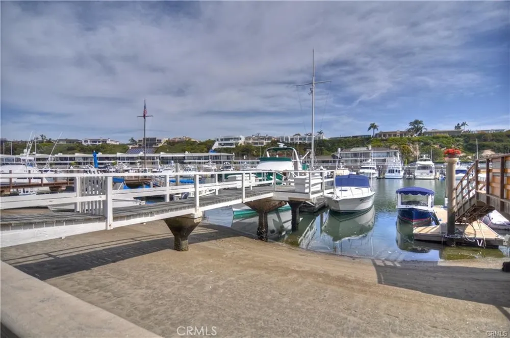 226 La Jolla Newport Beach, CA 92663
