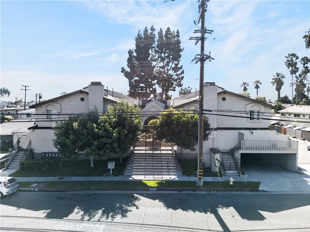 15365 Woodruff #8 Bellflower, CA 90706