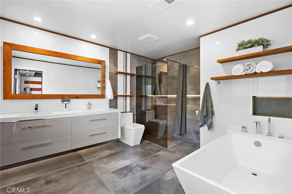 22051 Salcedo Mission Viejo, CA 92691
