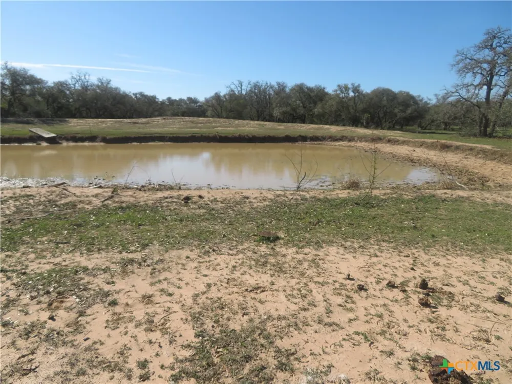 1923 CO RD 286 Edna, TX 77957