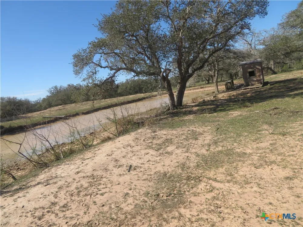 1923 CO RD 286 Edna, TX 77957