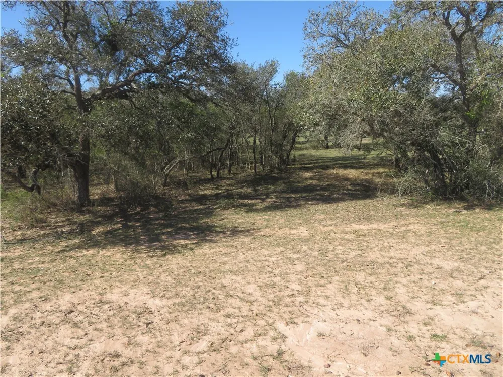 1923 CO RD 286 Edna, TX 77957
