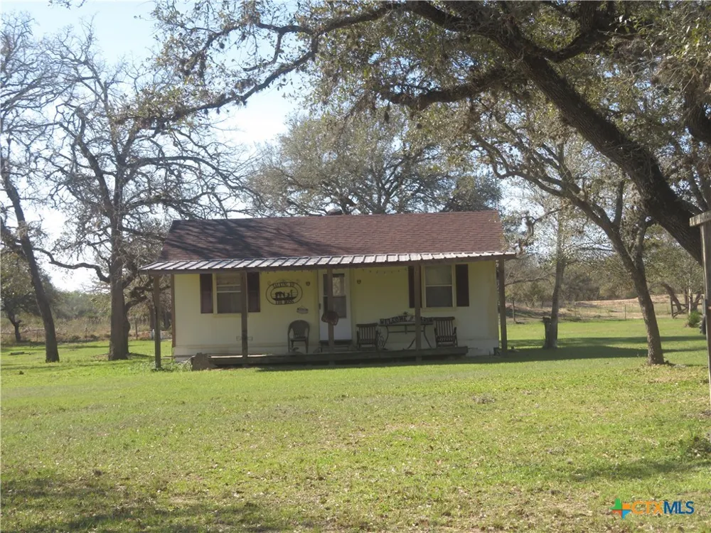 1923 CO RD 286 Edna, TX 77957