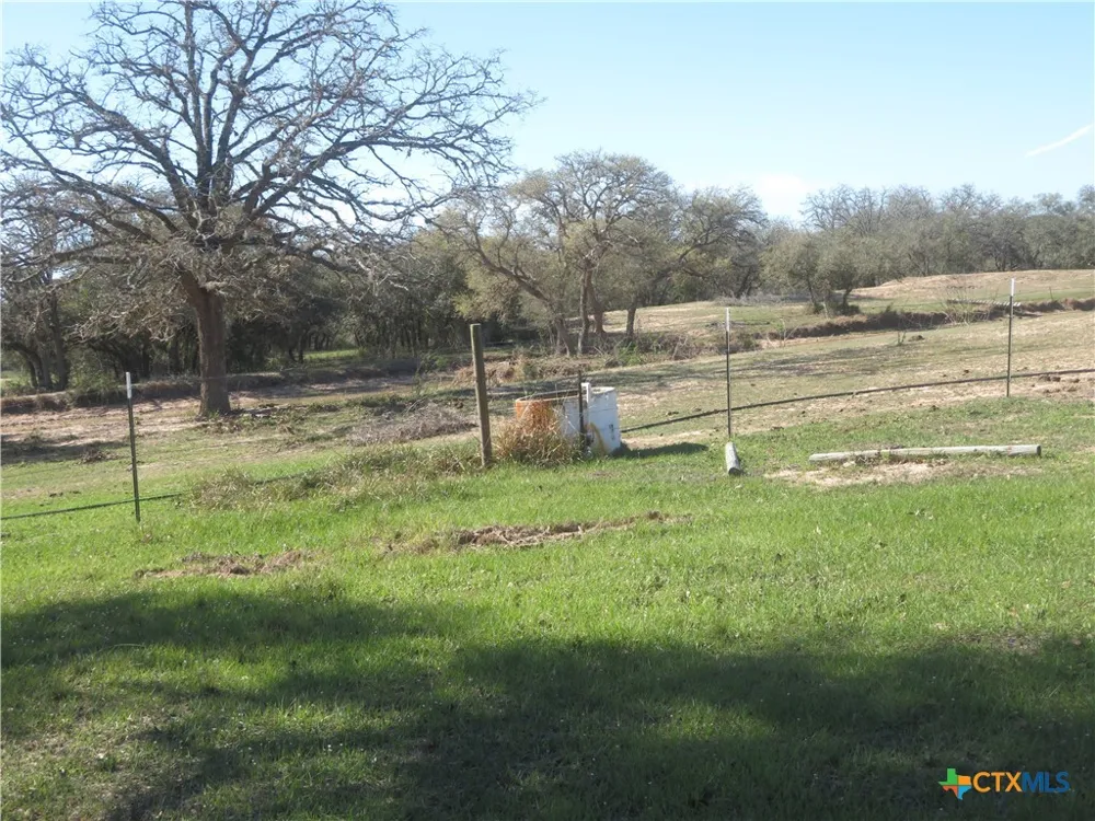 1923 CO RD 286 Edna, TX 77957