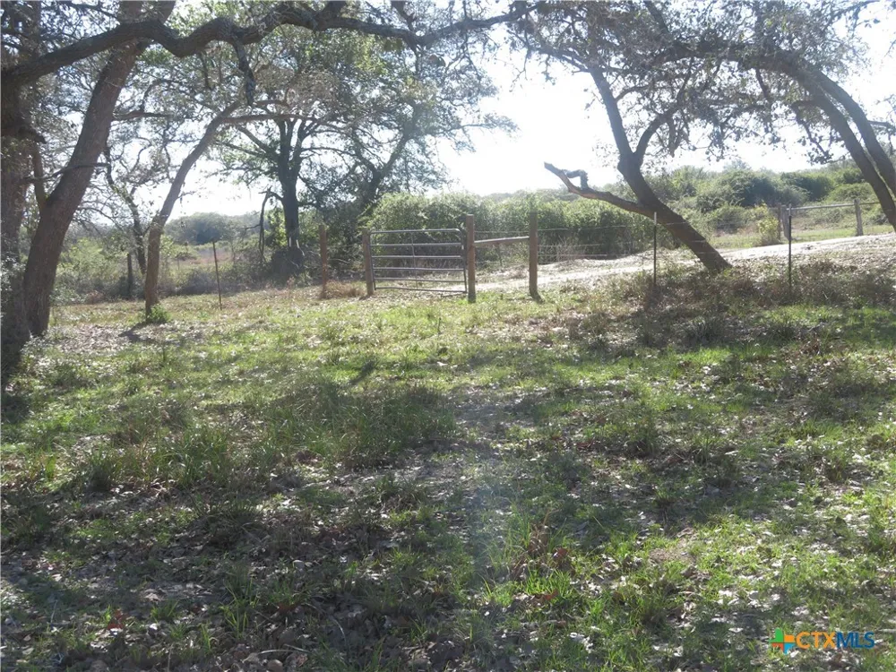 1923 CO RD 286 Edna, TX 77957