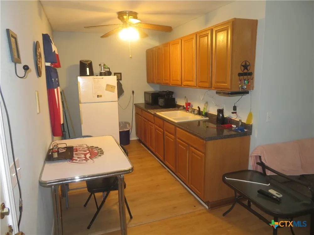 1923 CO RD 286 Edna, TX 77957