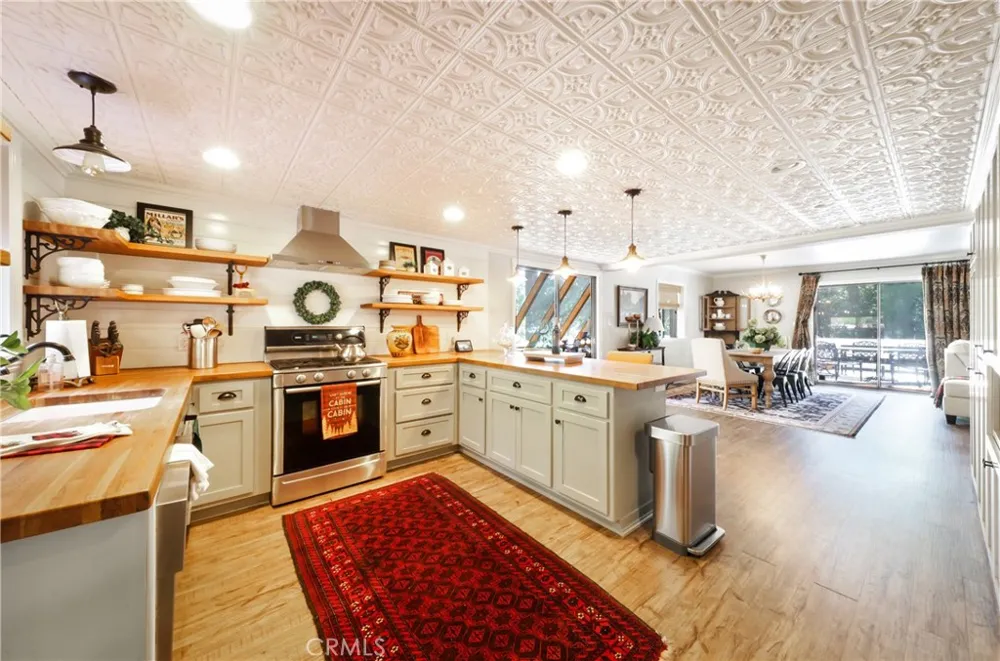 10821 Ponderosa Wofford Heights, CA 93285