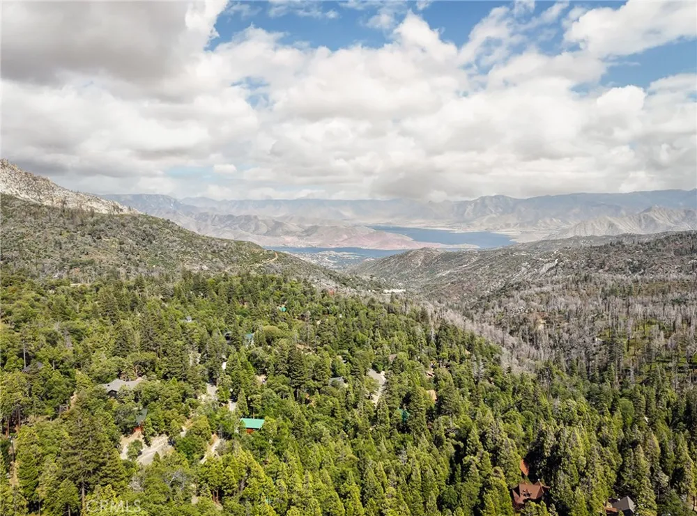 10821 Ponderosa Wofford Heights, CA 93285