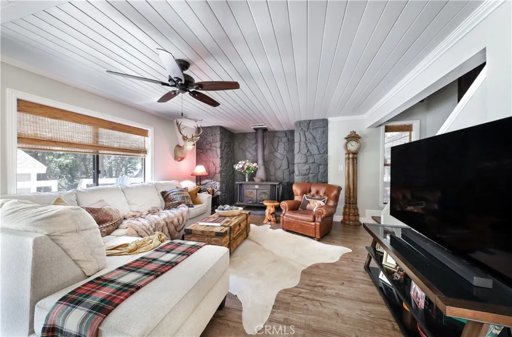 10821 Ponderosa Wofford Heights, CA 93285