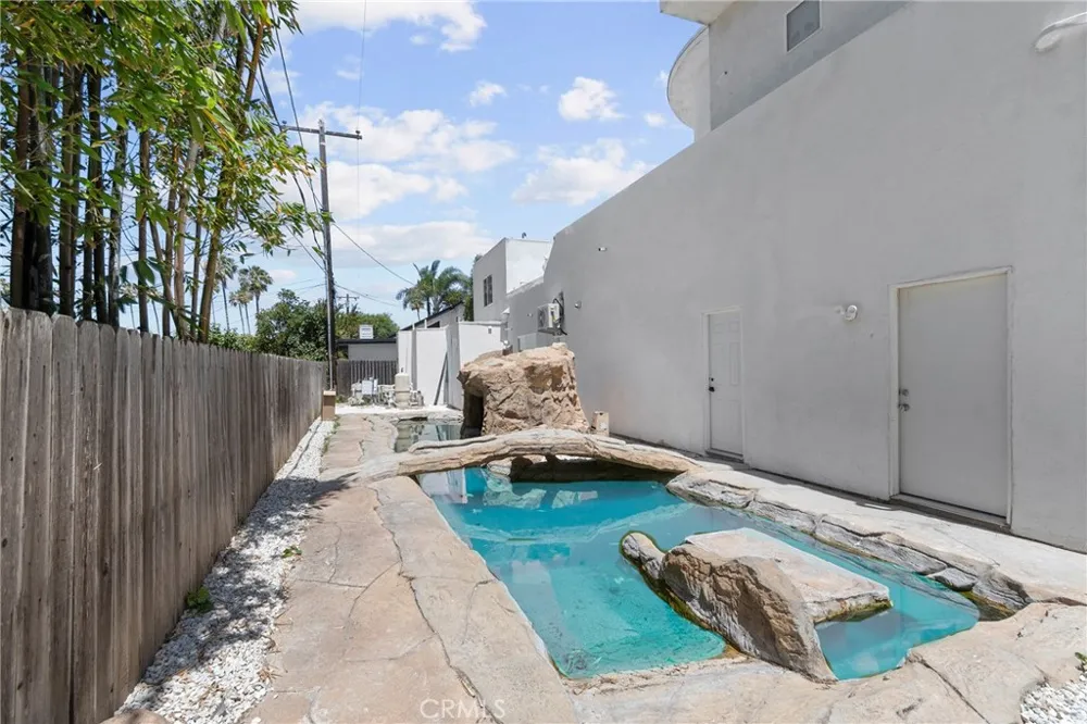 1578 San Bernardino Costa Mesa, CA 92627