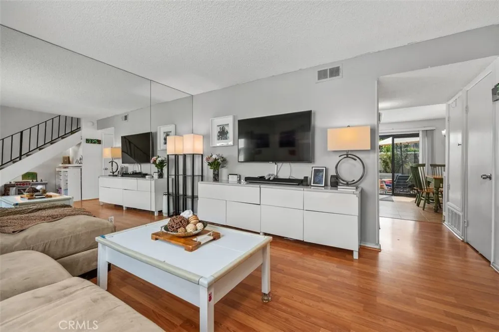 14 Greenleaf Irvine, CA 92604