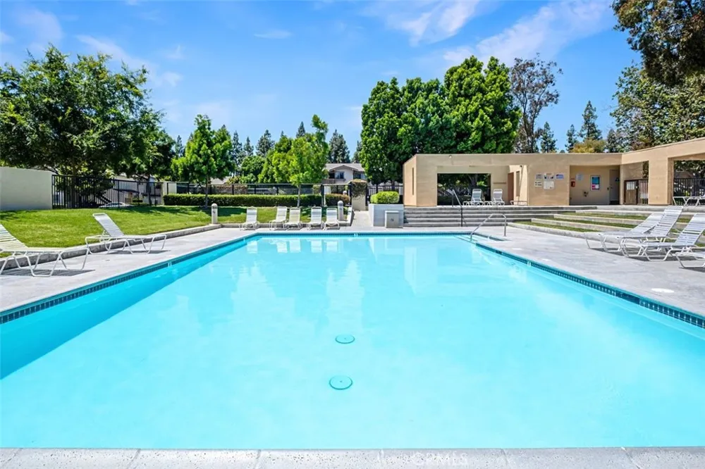 14 Greenleaf Irvine, CA 92604