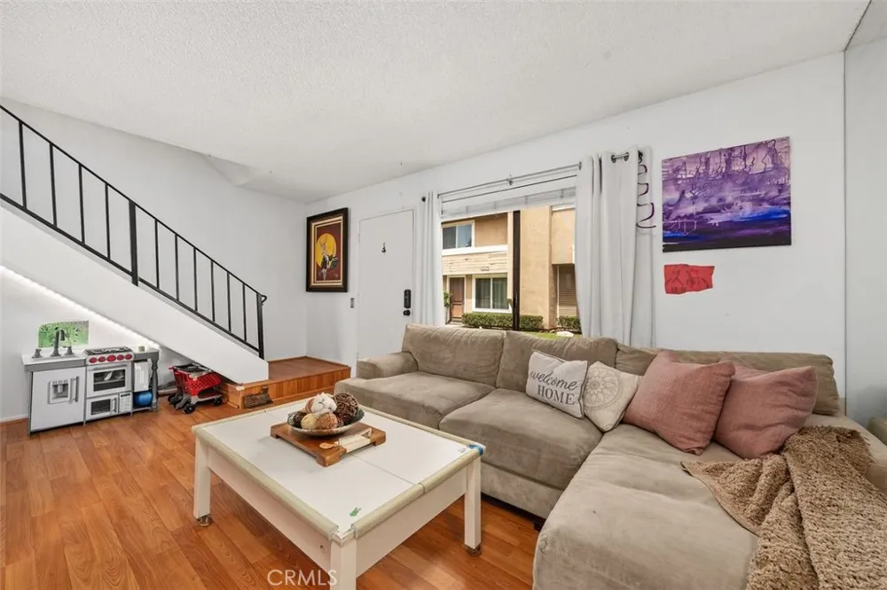 14 Greenleaf Irvine, CA 92604